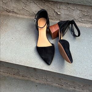 Crown Vintage Pointy Black Suede Ankle Strap 2” Block Heels Sz 7.5